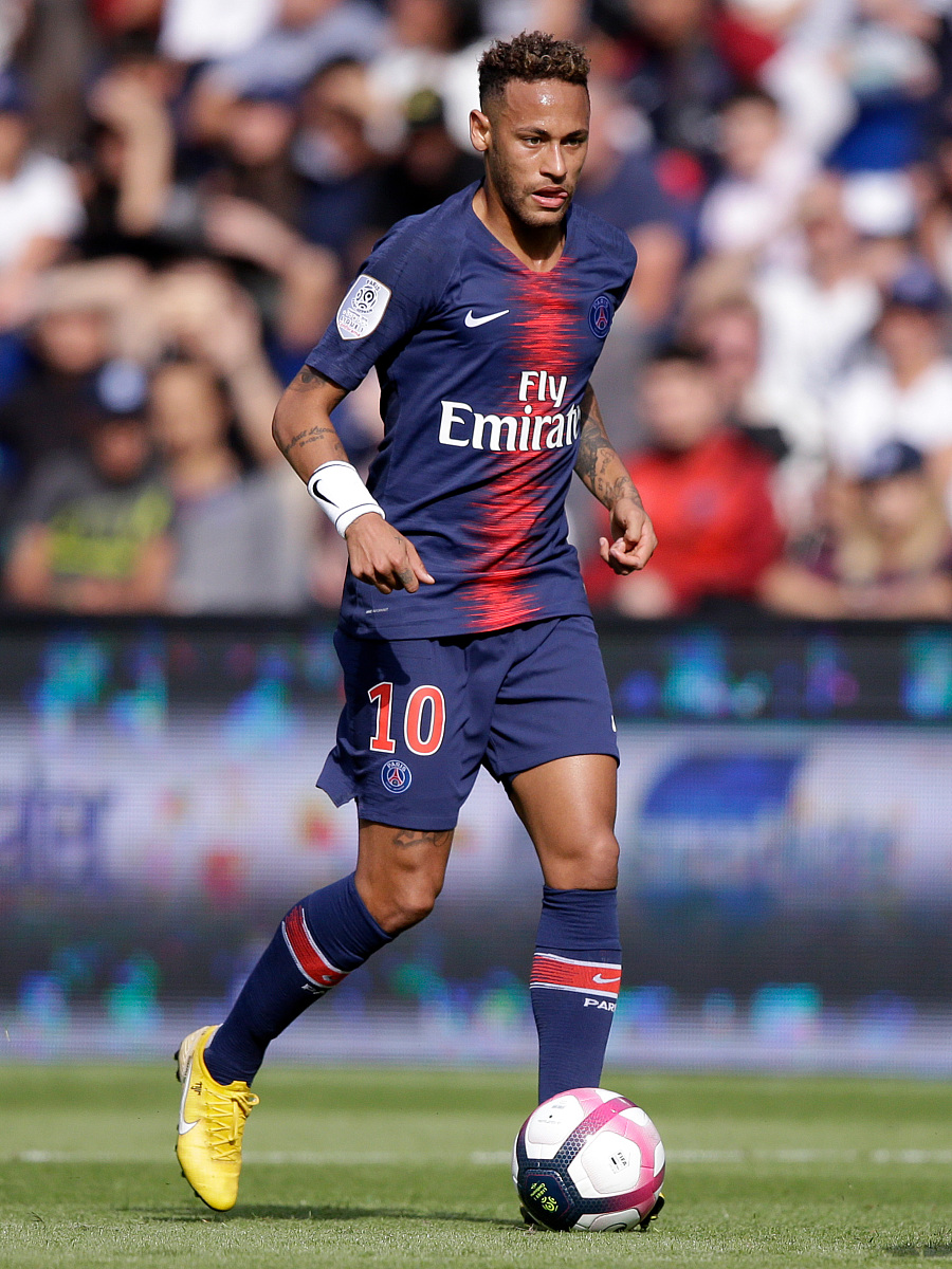 现代足球中 现代足球中